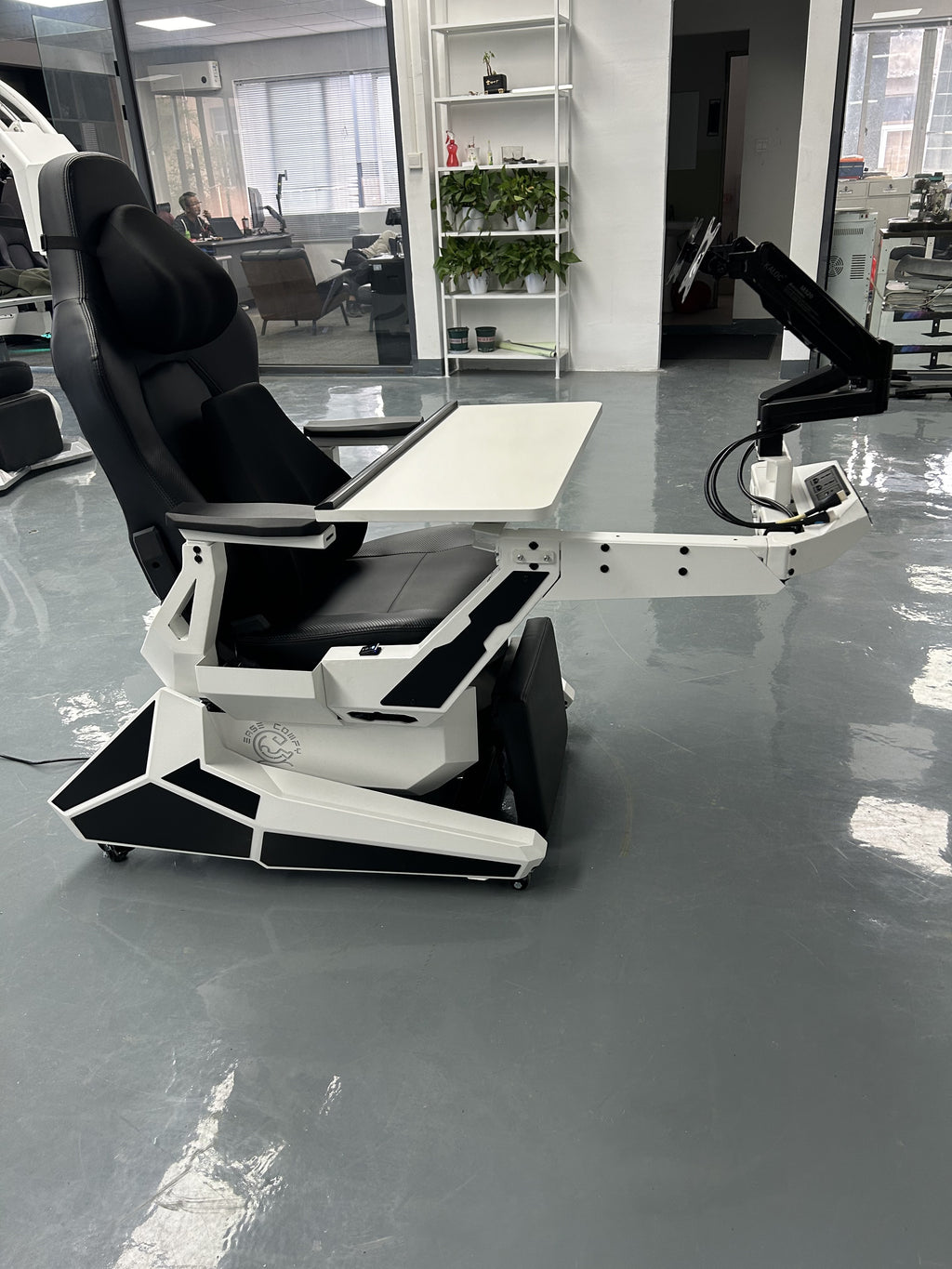 Ease Pod Pro Gaming Cockpit - Rear view with cable management
